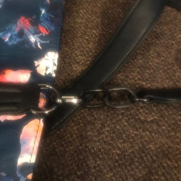 Navy floral simply Vera bag - Picture 4 of 7